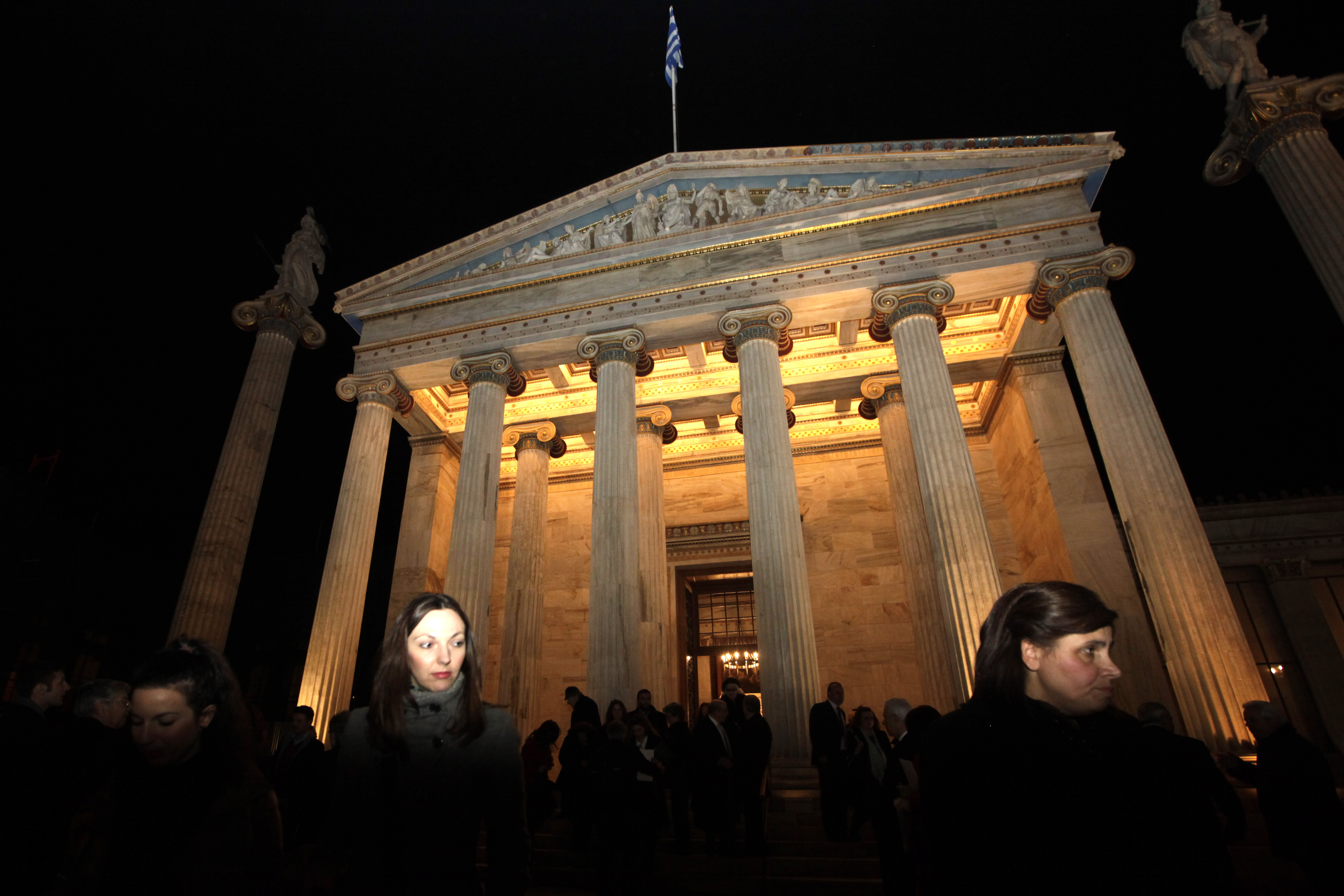 Top Greek intellectuals and artists demand asylum be upheld for Turkish officer