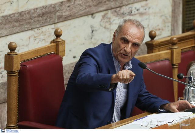 Βαρεμένος εναντίον Καμμένου για την ΠΓΔΜ