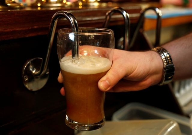 Ιρλανδία: Αίρεται η απαγόρευση πώλησης αλκοόλ τη Μ.Παρασκευή