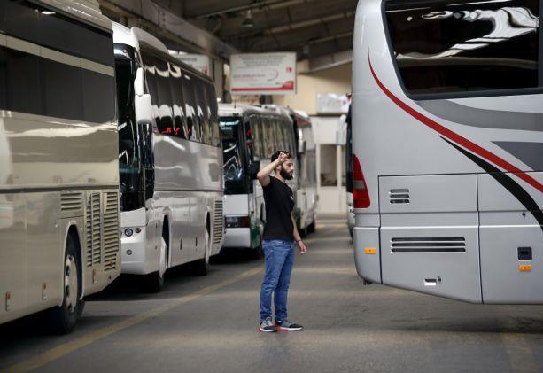 Πολυνομοσχέδιο: Αλλαγές για τους οδηγούς τουριστικών λεωφορείων και ΚΤΕΛ
