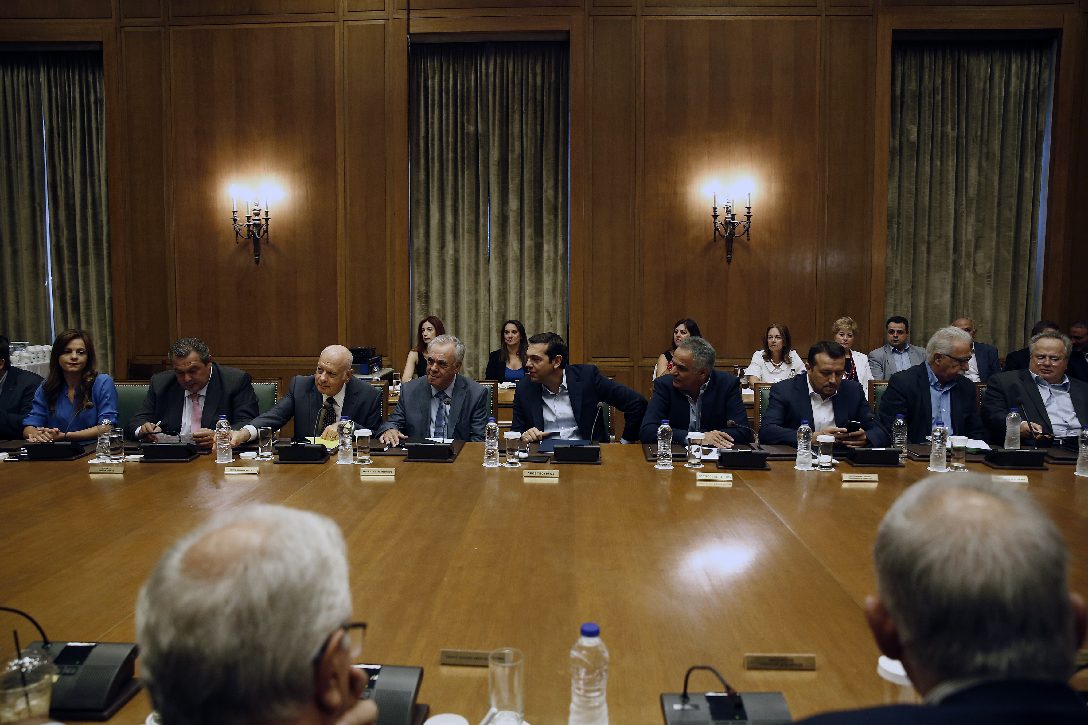 Τα κρίσιμα στοιχήματα του 2018 στο Υπουργικό Συμβούλιο [βίντεο]