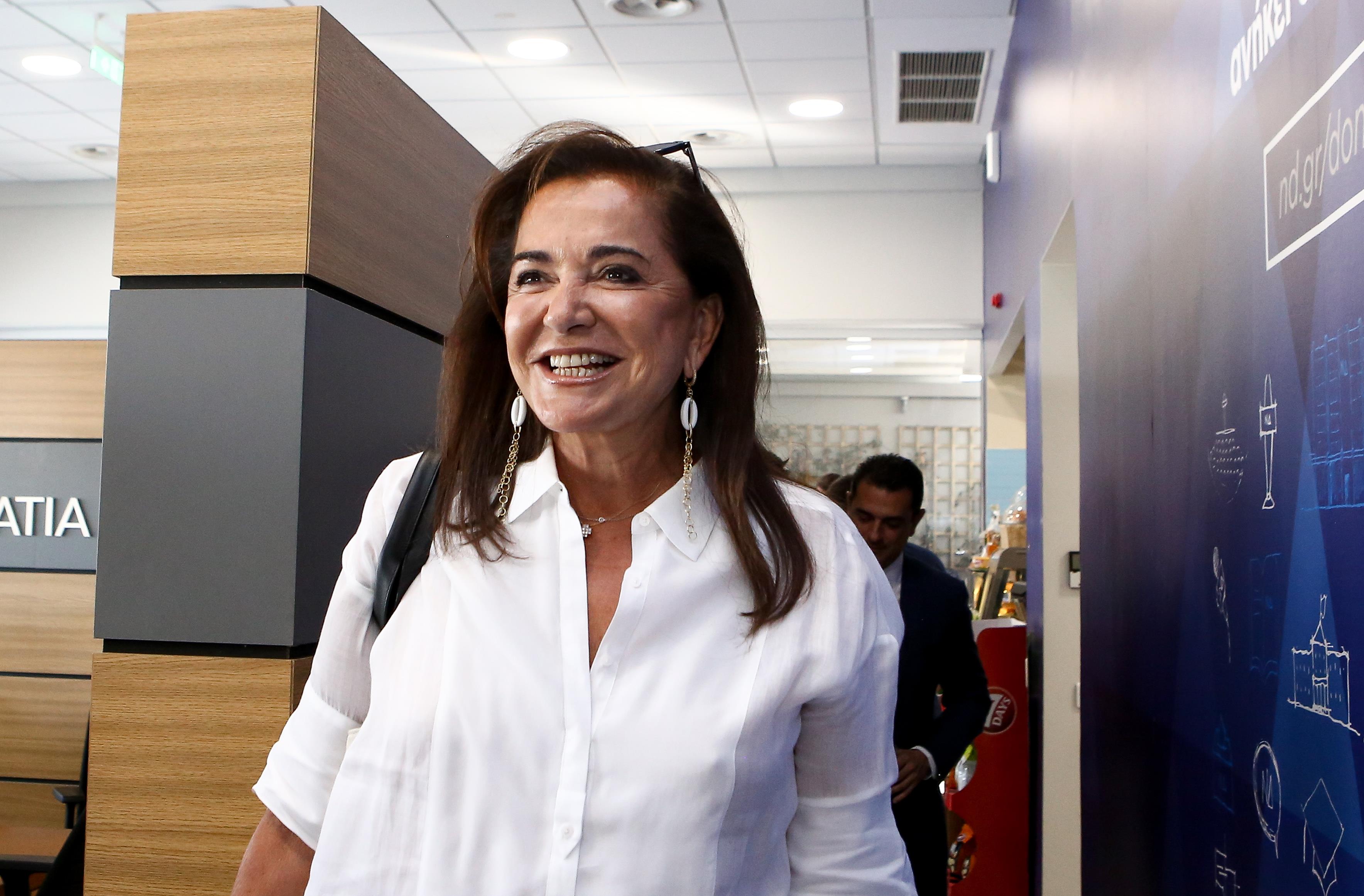 Μπακογιάννη: Εμείς θα λέμε τα Σκόπια «φούφουτους»;