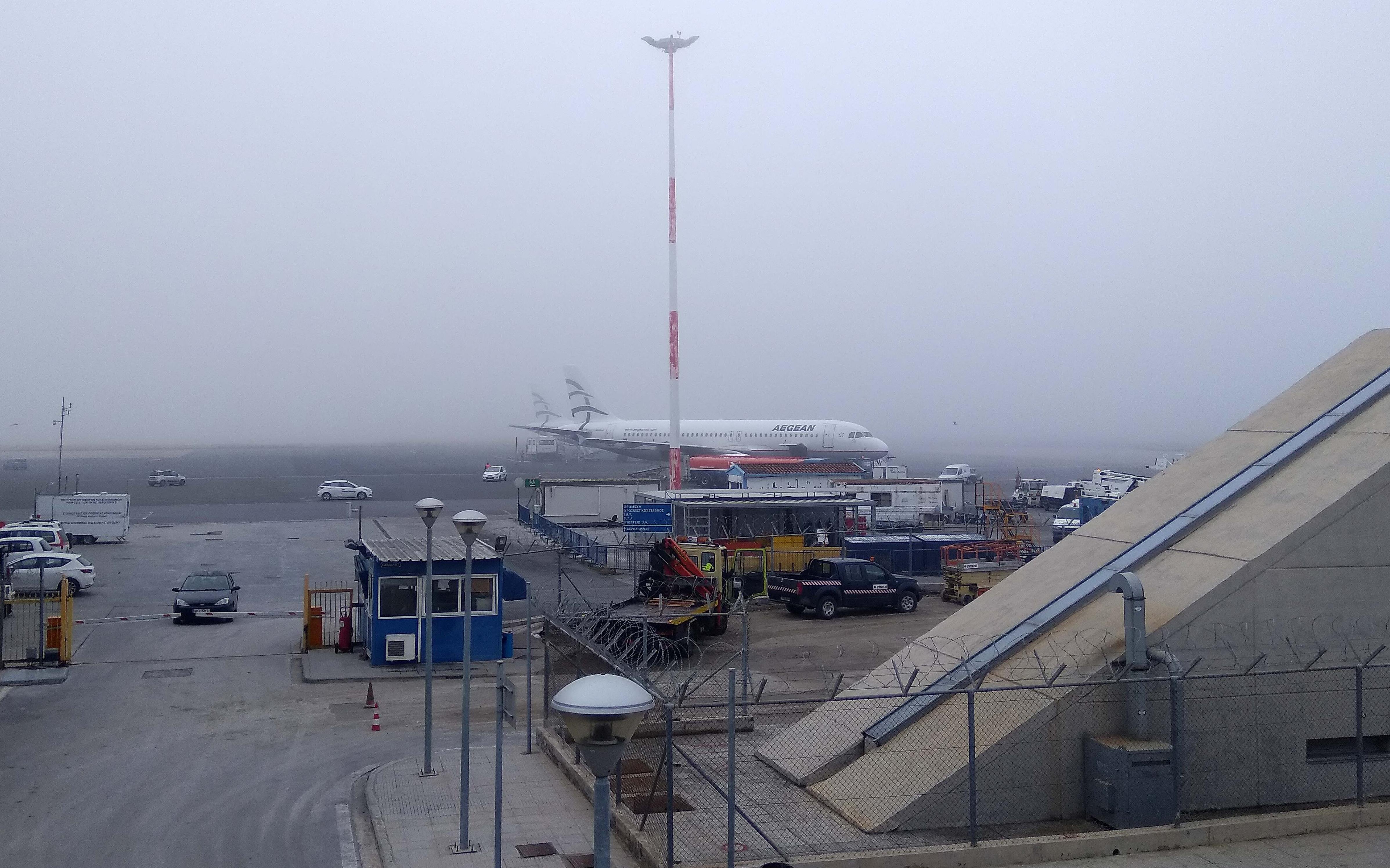 Συνεχίζονται τα προβλήματα στο αεροδρόμιο «Μακεδονία» λόγω ομίχλης