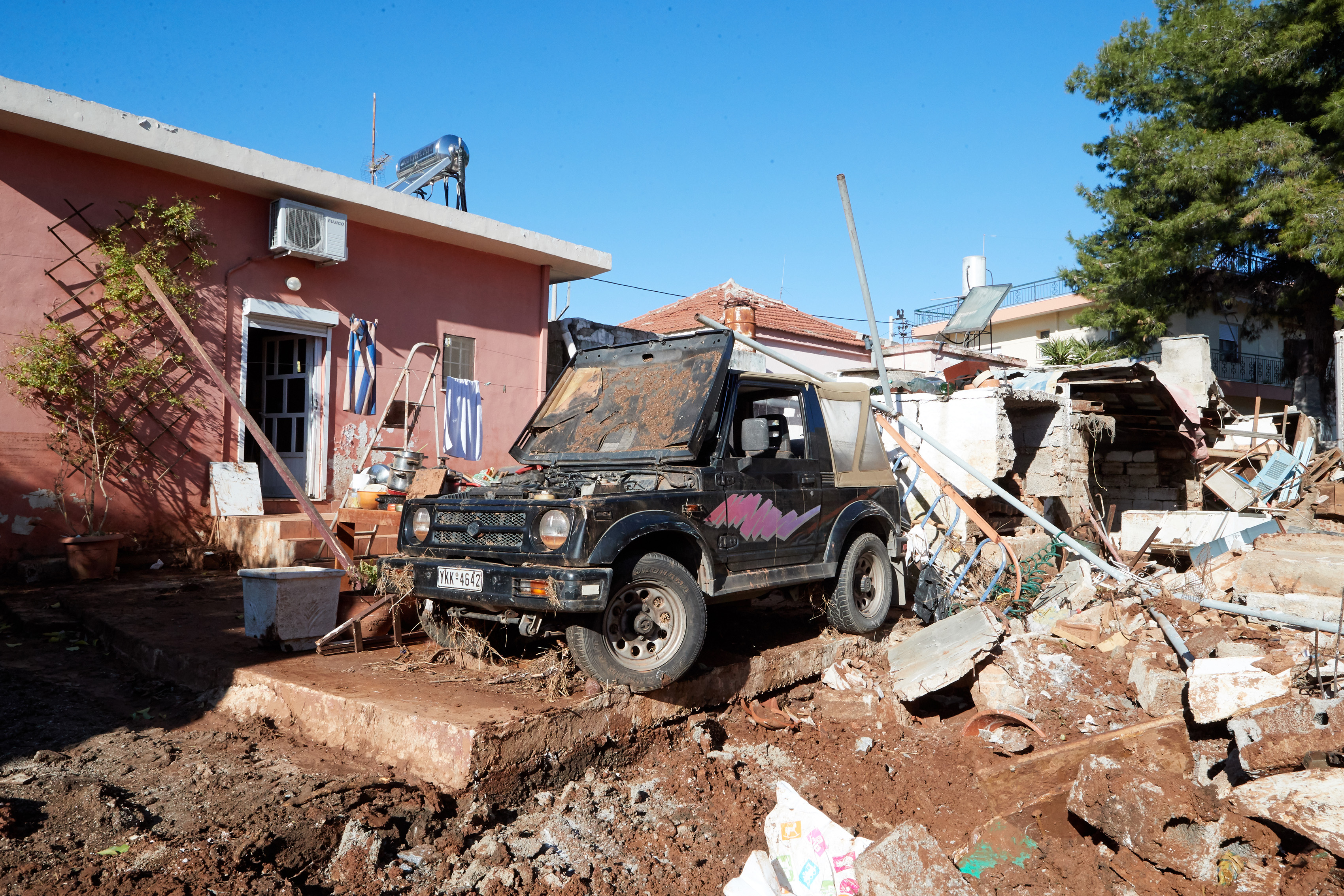 Δ.Αττική: Στα 12,3 εκατ.ευρώ οι αποζημιώσεις από τις καταστροφές