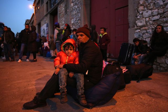 Times: Βοηθήστε την Ελλάδα στο προσφυγικό