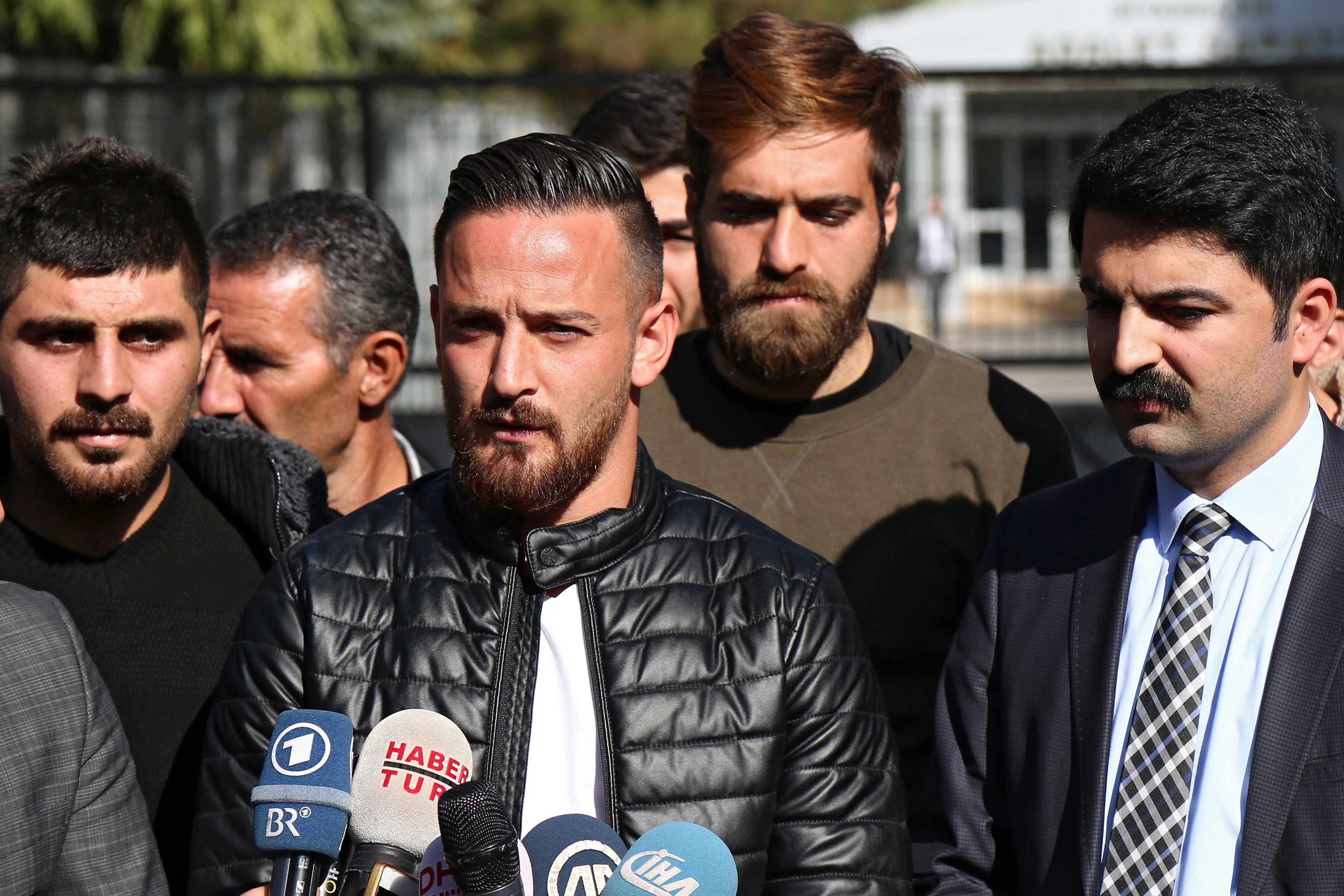 Έρευνα για πυροβολισμούς εναντίον ποδοσφαιριστή που επικρίνει Ερντογάν