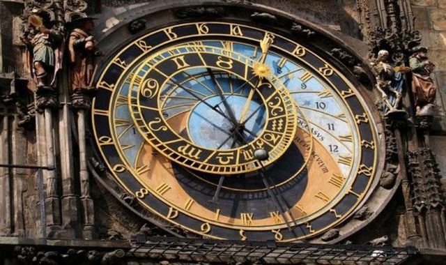 Σιγεί το περίφημο αστρονομικό ρολόι της Πράγας