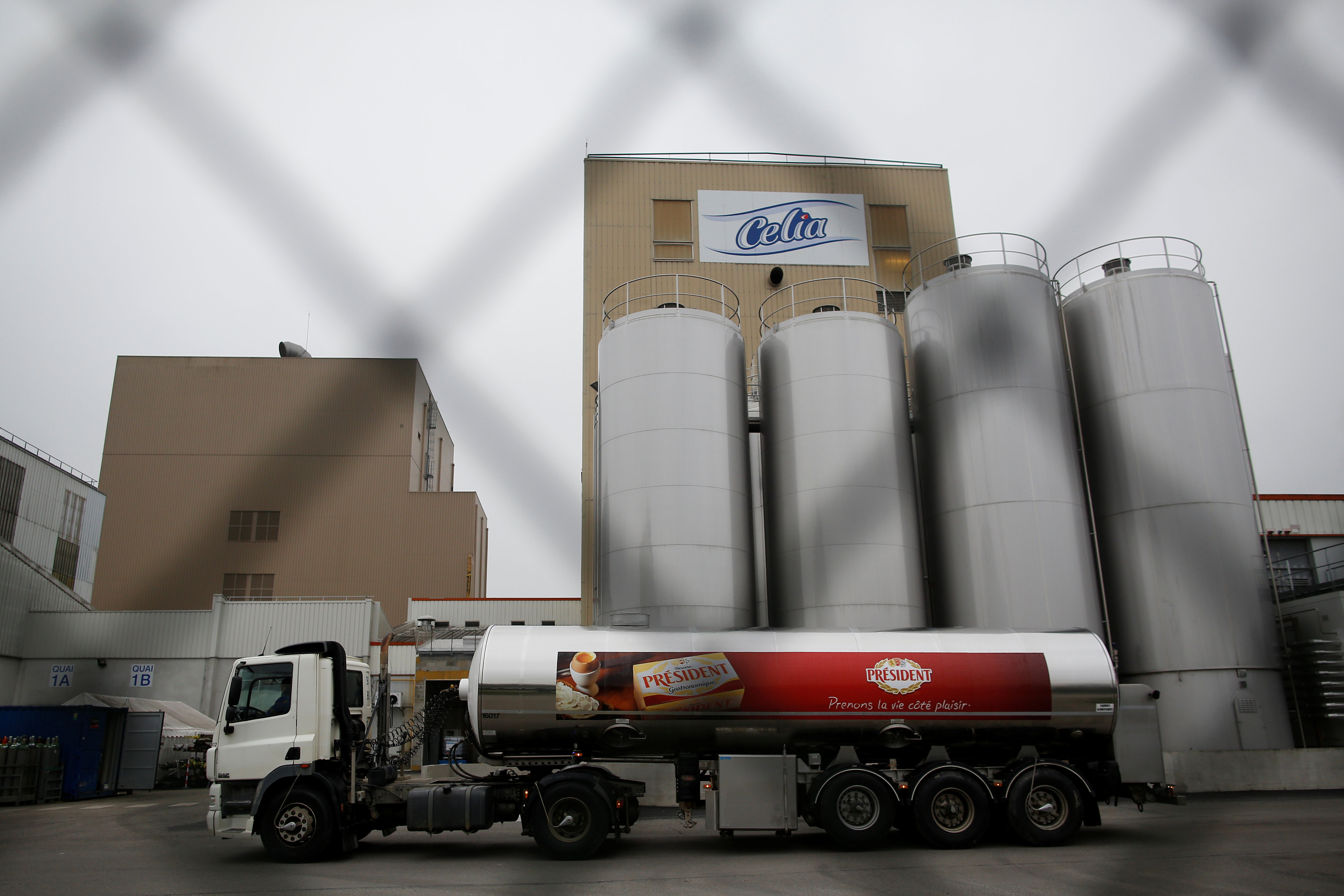 Σκάνδαλο βρεφικού γάλακτος: Η Lactalis επεκτείνει την ανάκληση προϊόντων