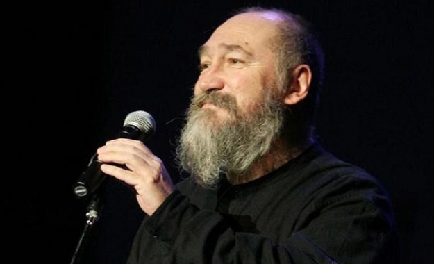 Το «αντίο» του πολιτικού κόσμου στον Τζίμη Πανούση