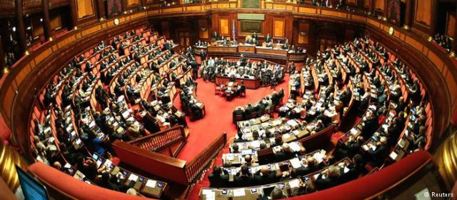 Πρωτιά για τα Πέντε Αστέρια στις δημοσκοπήσεις