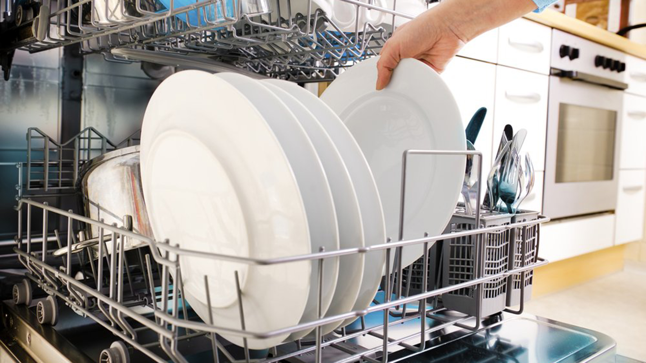 Τί κινδύνους «κρύβει» το πλυντήριο πιάτων