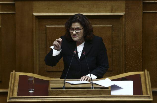 Φωτίου για επιδόματα: Εντός του 2018 θα αναπληρωθούν οι περικοπές