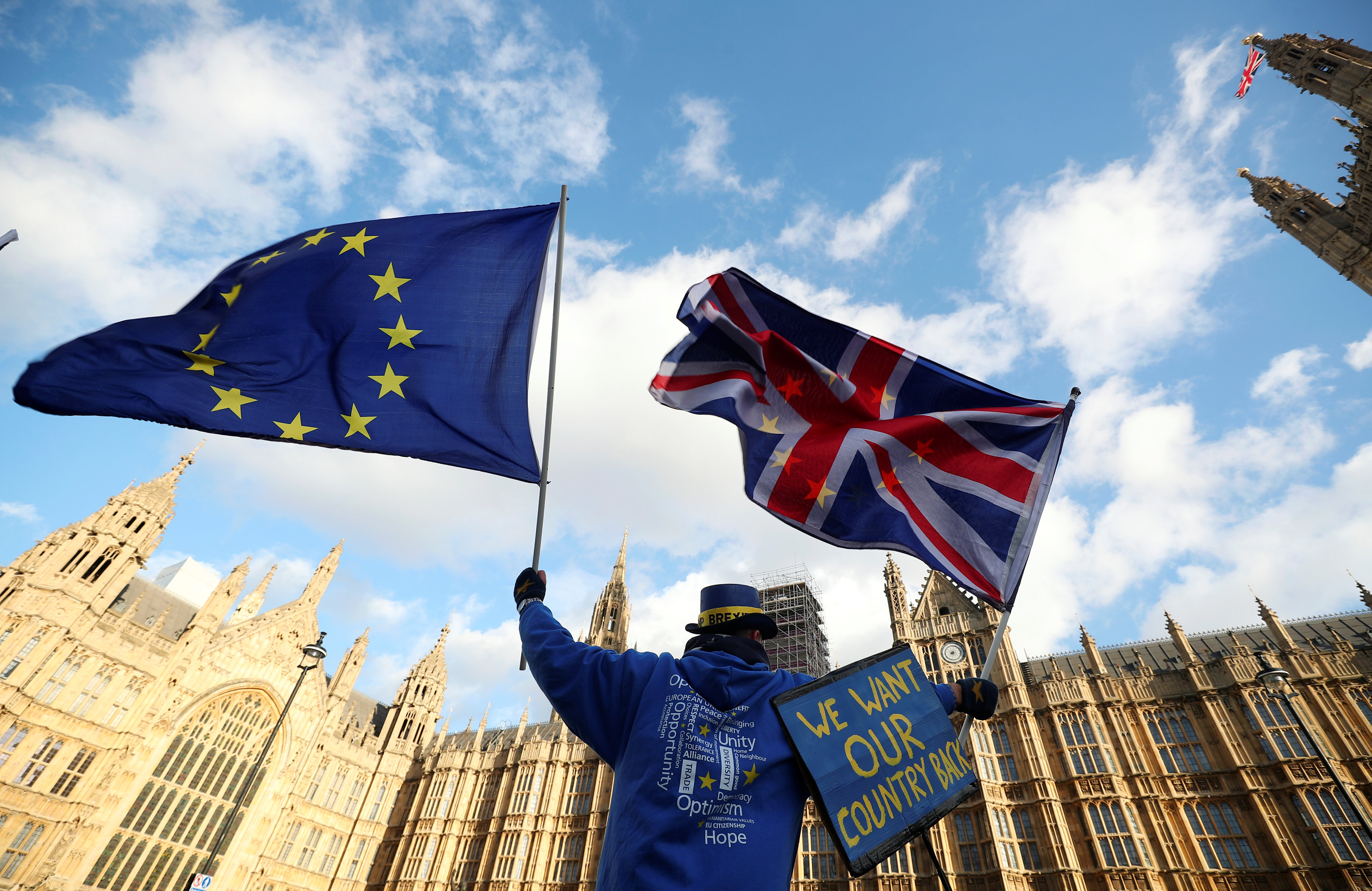 Βρετανία: Brexit ή χάος προειδοποιούν οι Συντηρητικοί