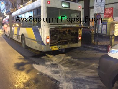 Εξερράγη κινητήρας λεωφορείου στην Πατησίων
