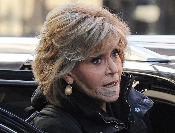 Τι αποκάλυψε η Φόντα για το τσιρότο στο κάτω χείλος της