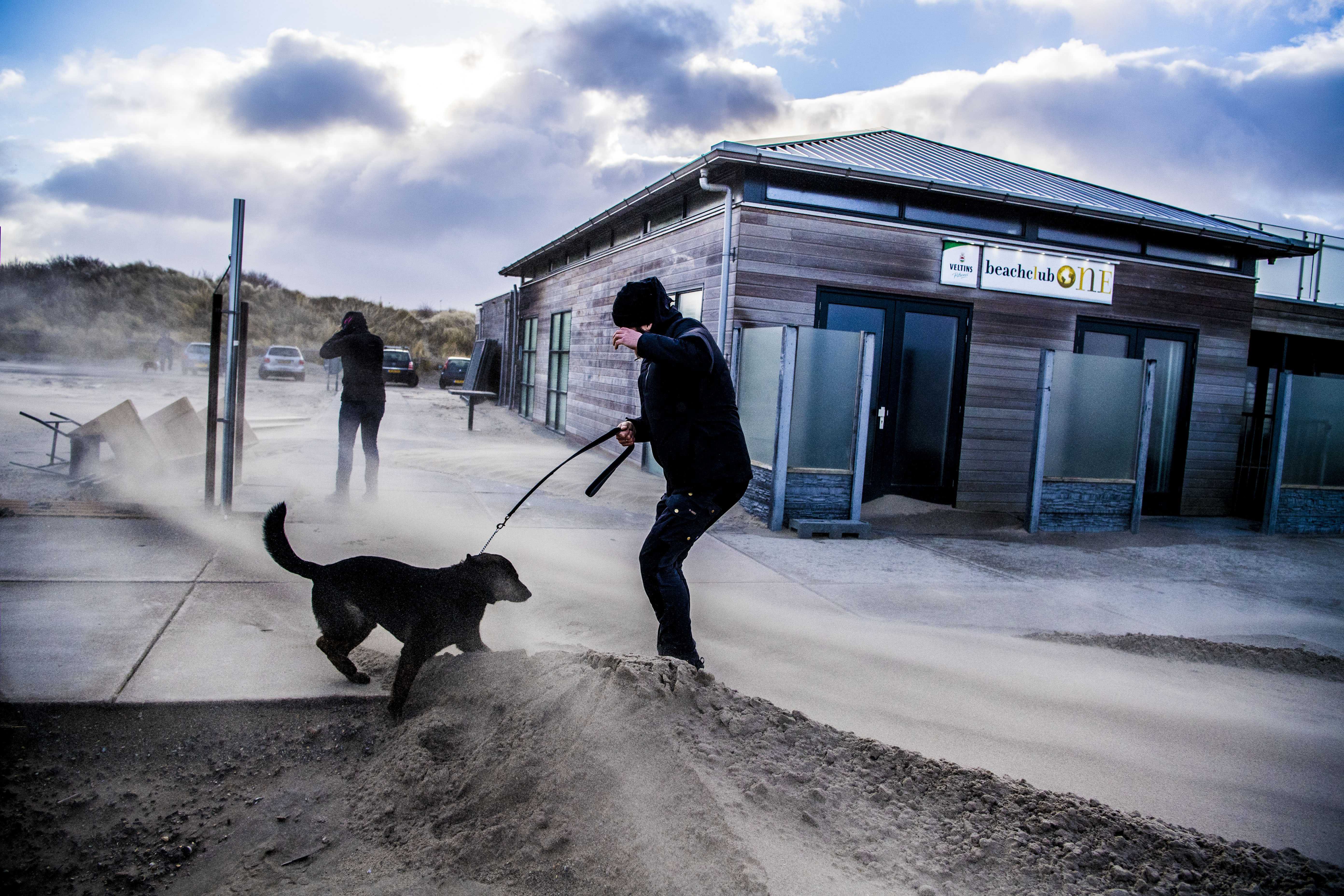 Πέντε νεκροί από την κακοκαιρία σε Ολλανδία, Βέλγιο και Γερμανία