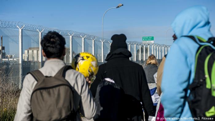 Μέι – Μακρόν υπογράφουν συμφωνία για το προσφυγικό