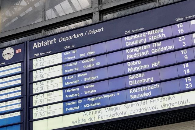 Καθηλωμένα τα τρένα στη Γερμανία λόγω καταιγίδας