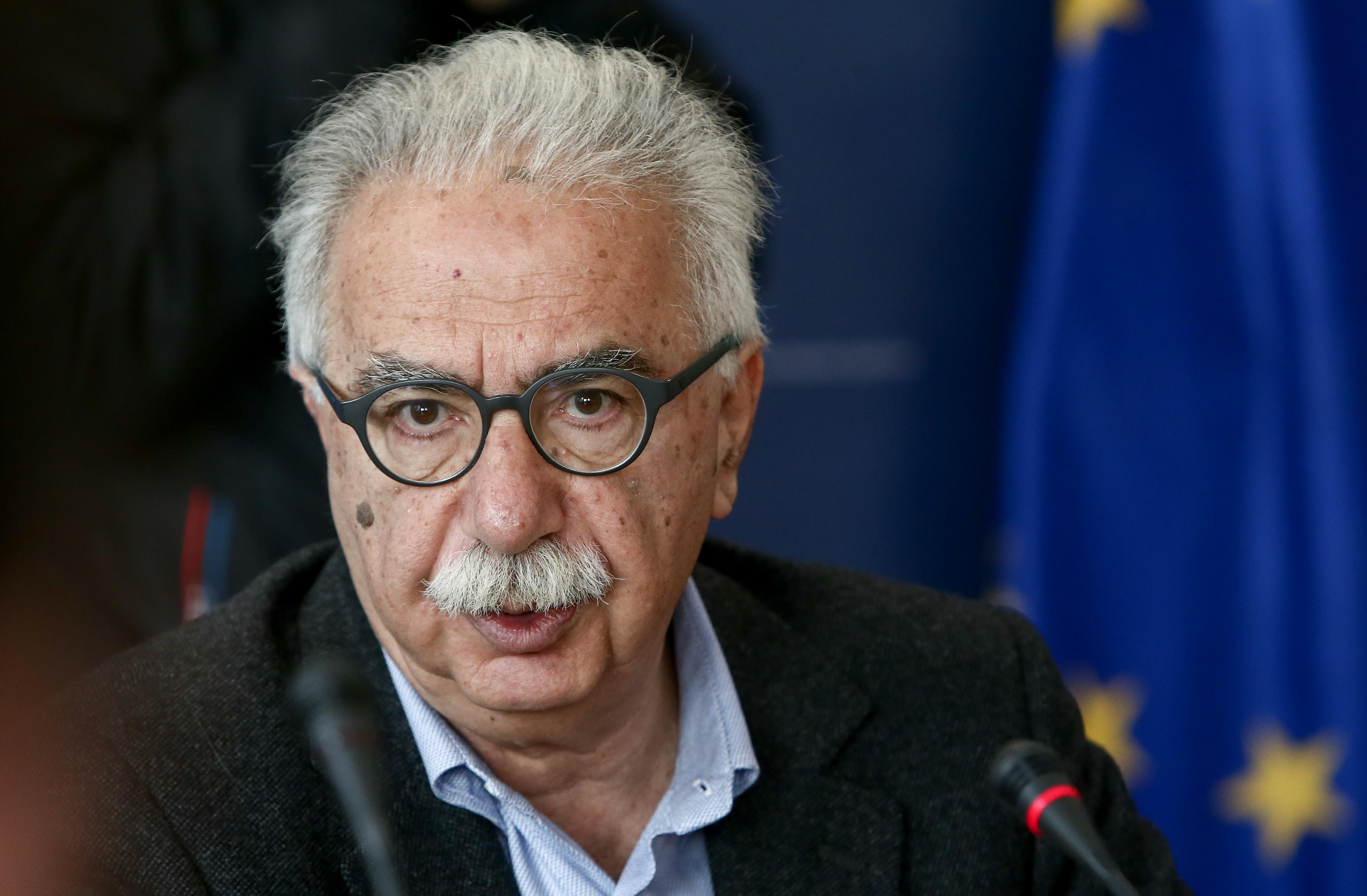 Ο Γαβρόγλου βάζει WiFi στις φοιτητικές εστίες