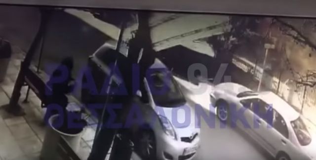 Θεσσαλονίκη: Αέρας ξεριζώνει στέγη από νηπιαγωγείο [Βίντεο]