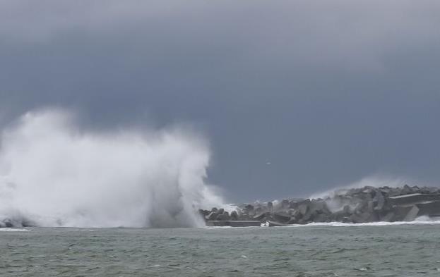 Ικαρία: Προβλήματα στο λιμάνι του Εύδηλου από την κακοκαιρία