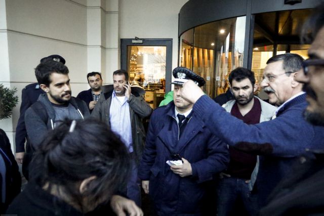 Διαμαρτυρία για τις απολύσεις «Στο Κόκκινο» στην ΚΕ του ΣΥΡΙΖΑ