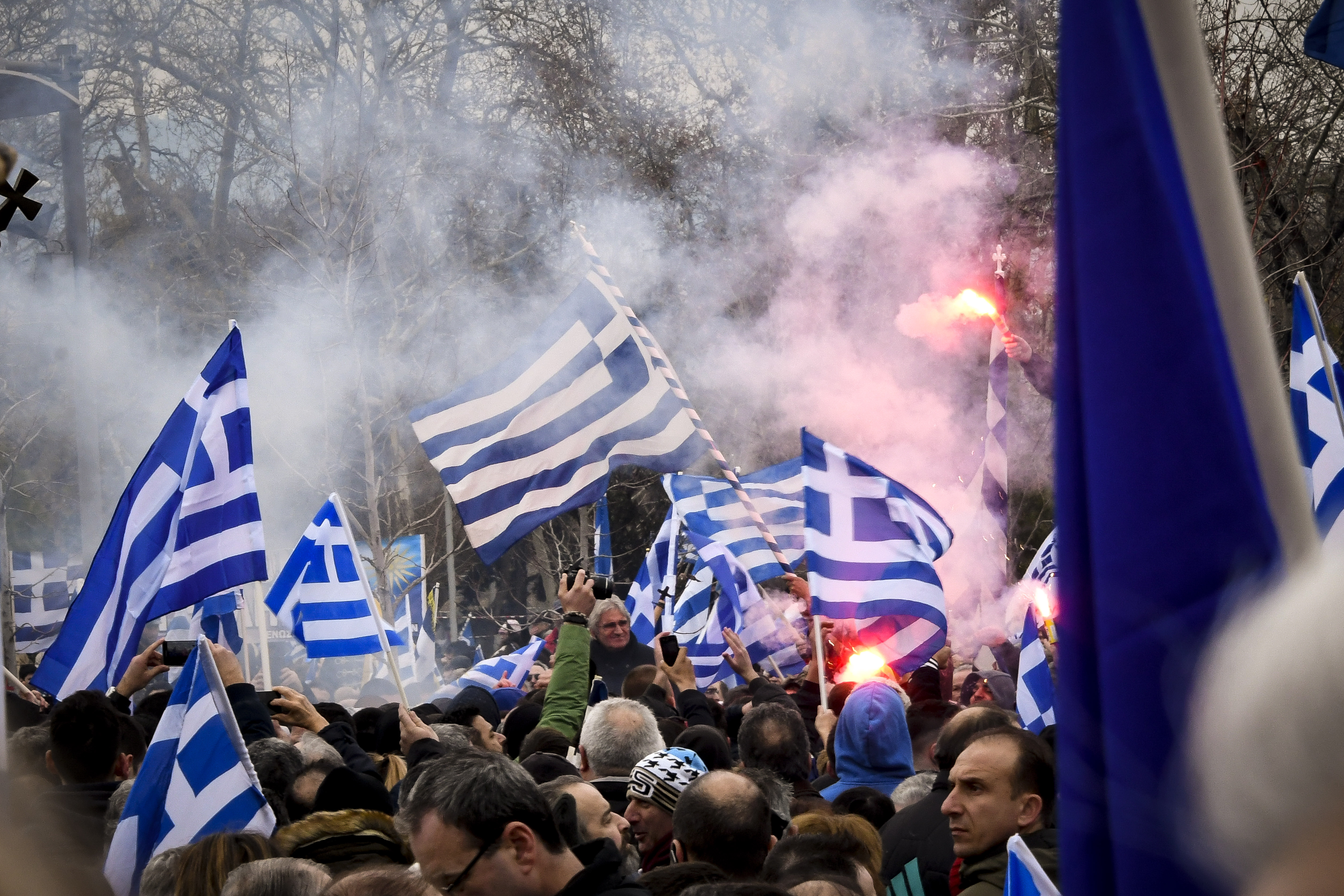 Επεισόδια μεταξύ αντιεξουσιαστών και ΜΑΤ στη Θεσσαλονίκη [Βίντεο]