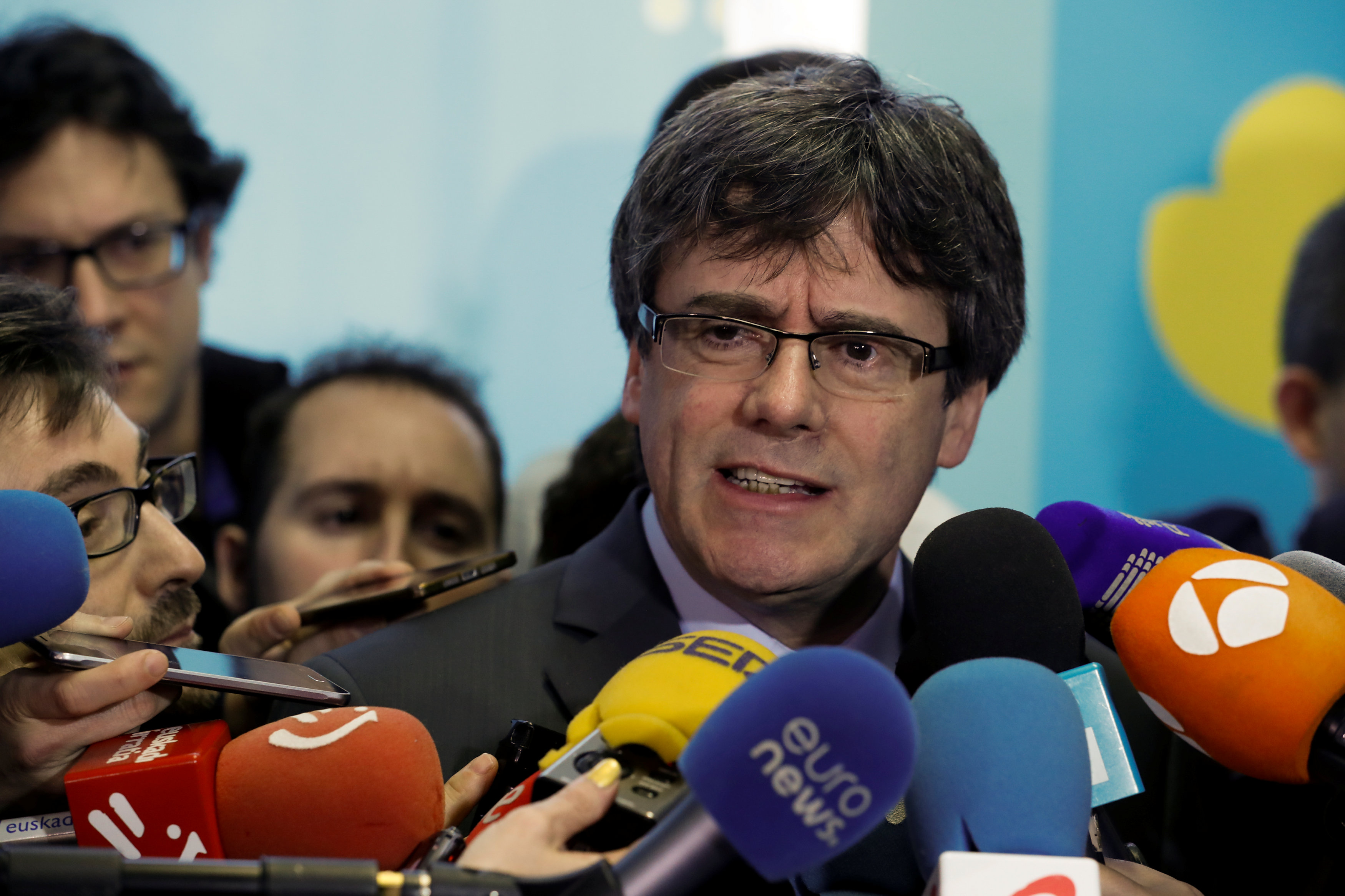 Ασυλία για να εκλεγεί πρόεδρος ζητά ο Πουτζδεμόντ από την καταλανική Βουλή