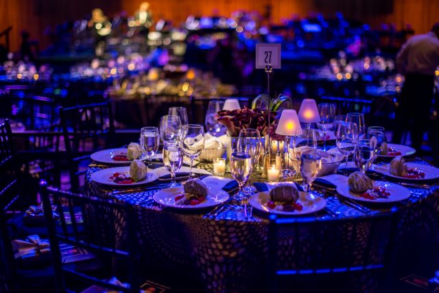 Aποκαλύψεις FT για σεξουαλική παρενόχληση σε φιλανθρωπικό γκαλά