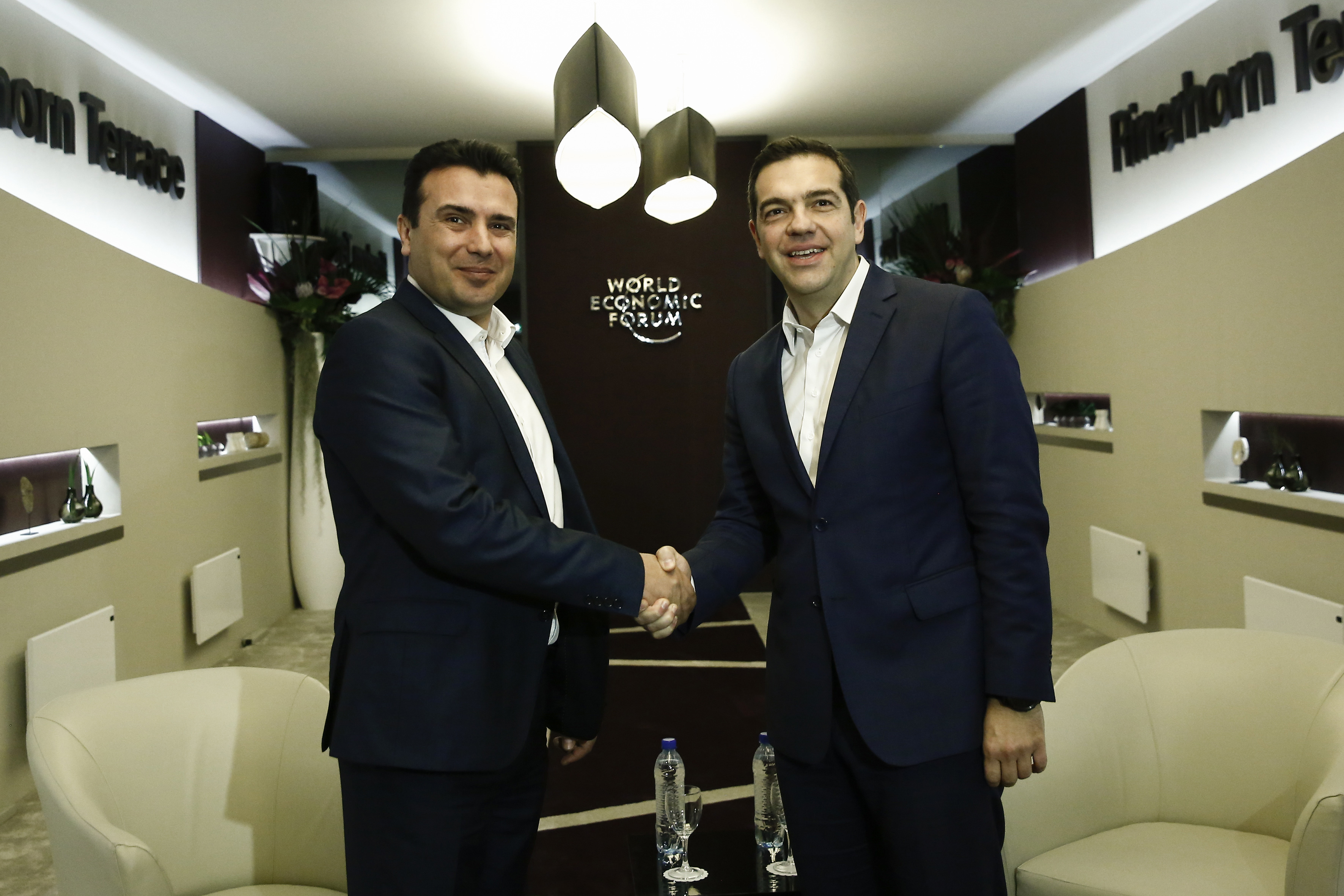 Zaev agrees to change name of Skopje’s Alexander the Great Airport,Tsipras to advance FYROM-EU ties