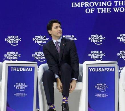 Συμβαίνουν… πραγματάκια στις κάλτσες του Τριντό