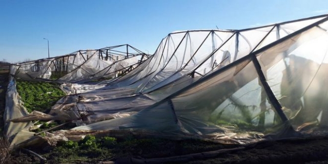 Καταστροφές από τους ισχυρούς ανέμους στη νότια Κρήτη