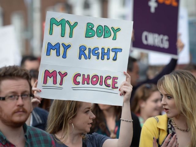 Ιρλανδία: Εκστρατεία για πιο χαλαρούς νόμους στις αμβλώσεις