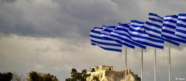 Η έξοδος στις αγορές διογκώνει το χρέος