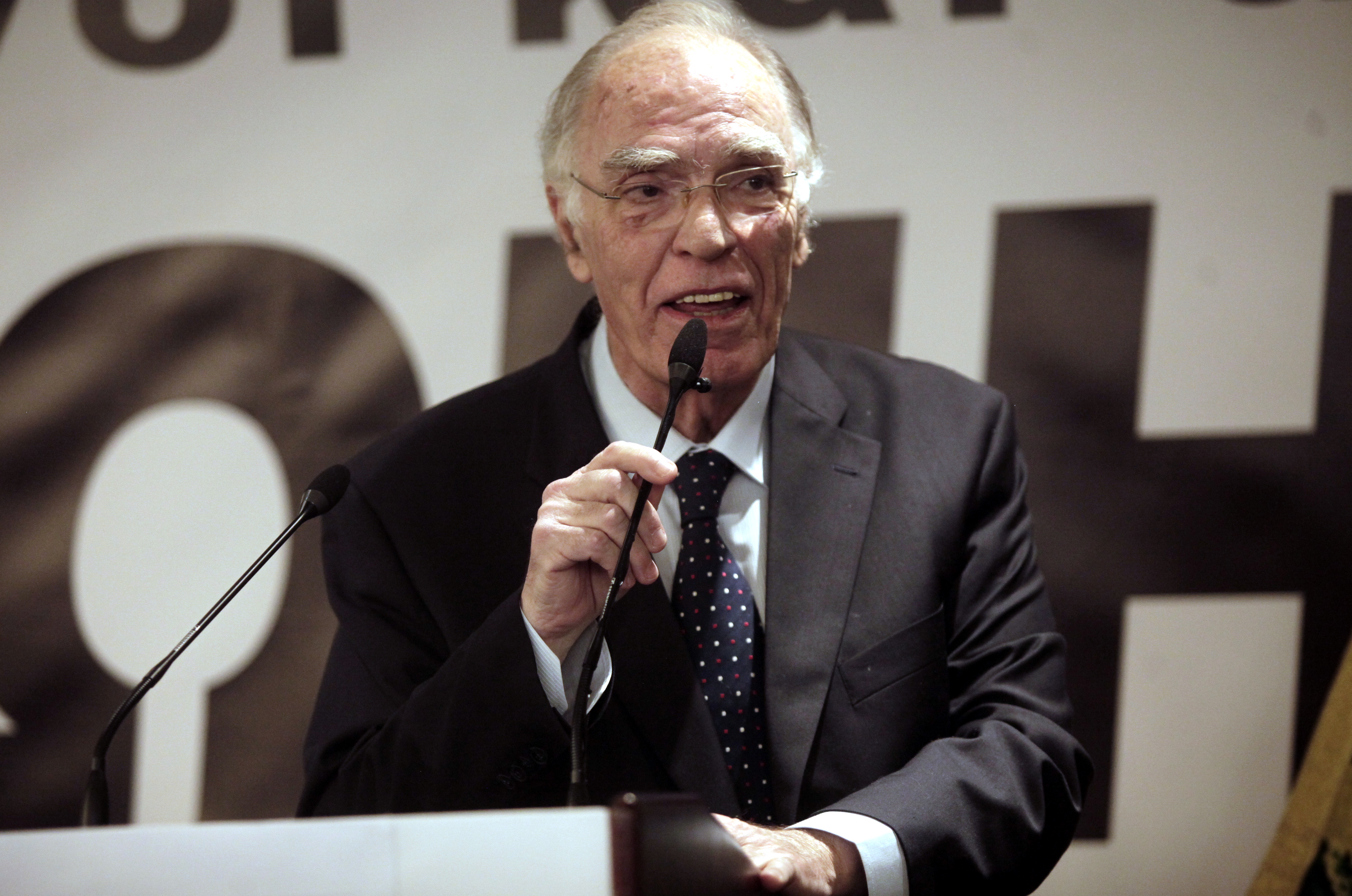 Λεβέντης: Να ξεκινήσει από μηδενική βάση η διαπραγμάτευση για ΠΓΔΜ