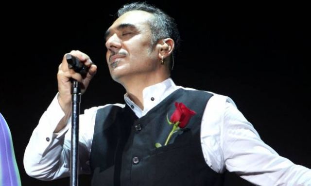 «Είμαι μαζί σας» φωνάζει ο Σφακιανάκης από την πίστα σε Χρυσαυγίτες [Βίντεο]