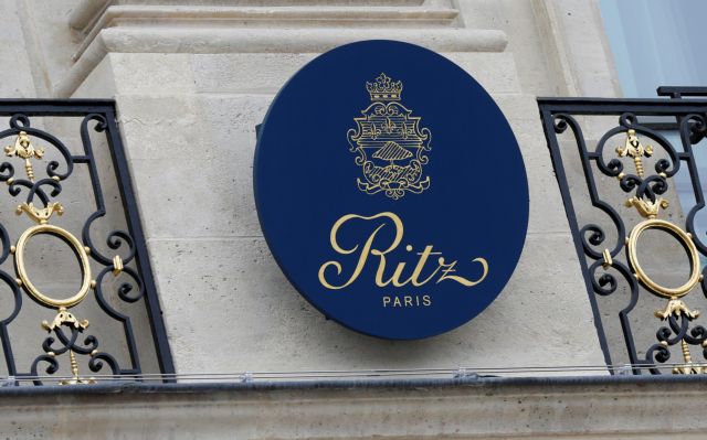 Αν θέλεις να μεταφέρεις το Ritz σπίτι σου αγόρασε ένα από τα 3.500 έπιπλα που δημοπρατεί