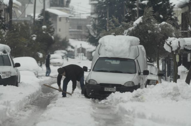 ‘Eνα μέτρο το χιόνι σε ορεινές περιοχές στα Τρίκαλα