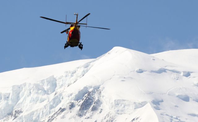 Ελβετία: Δύο σκιέρ τραυματίστηκαν όταν παρασύρθηκαν από χιονοστιβάδα