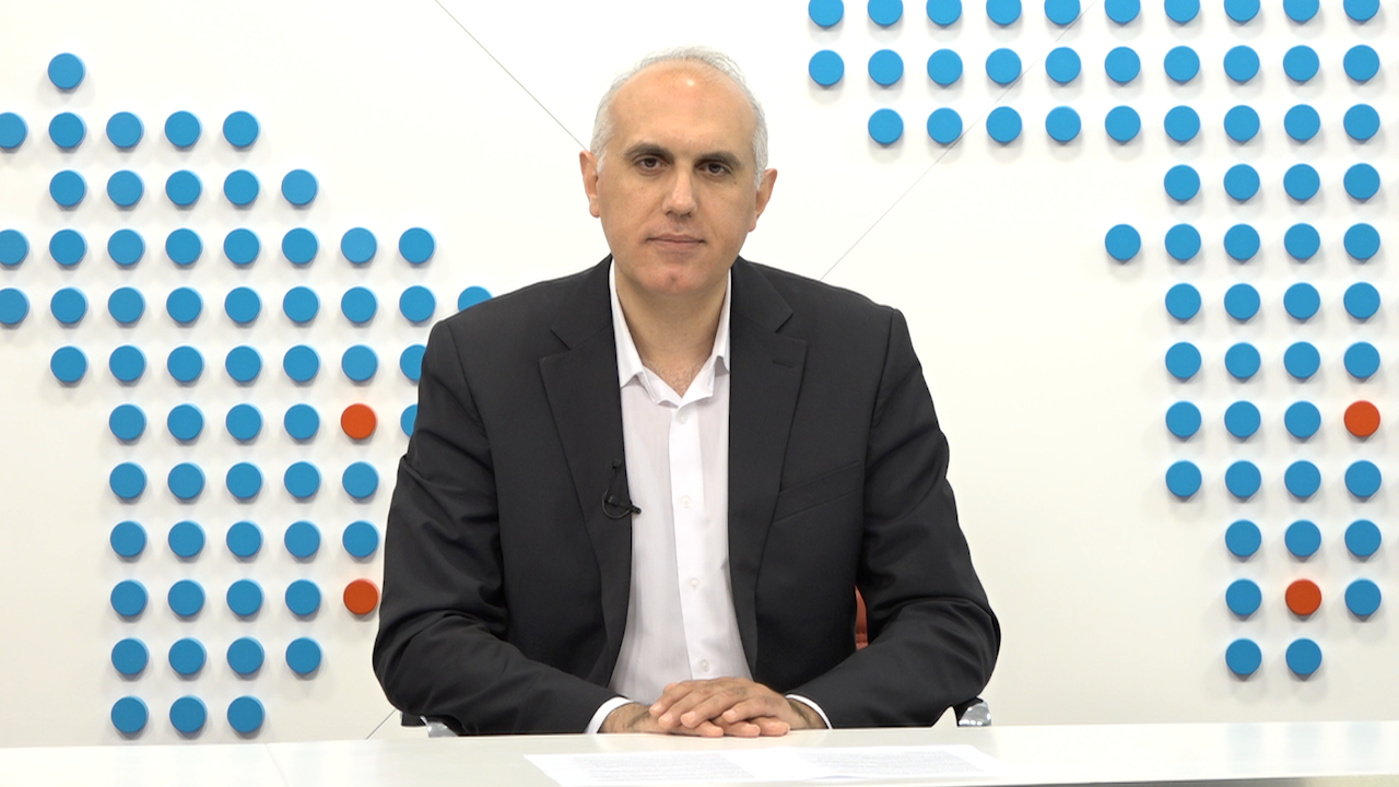 Σχόλιο Άρη Ραβανού: Ανασχηματισμός ισορροπιών