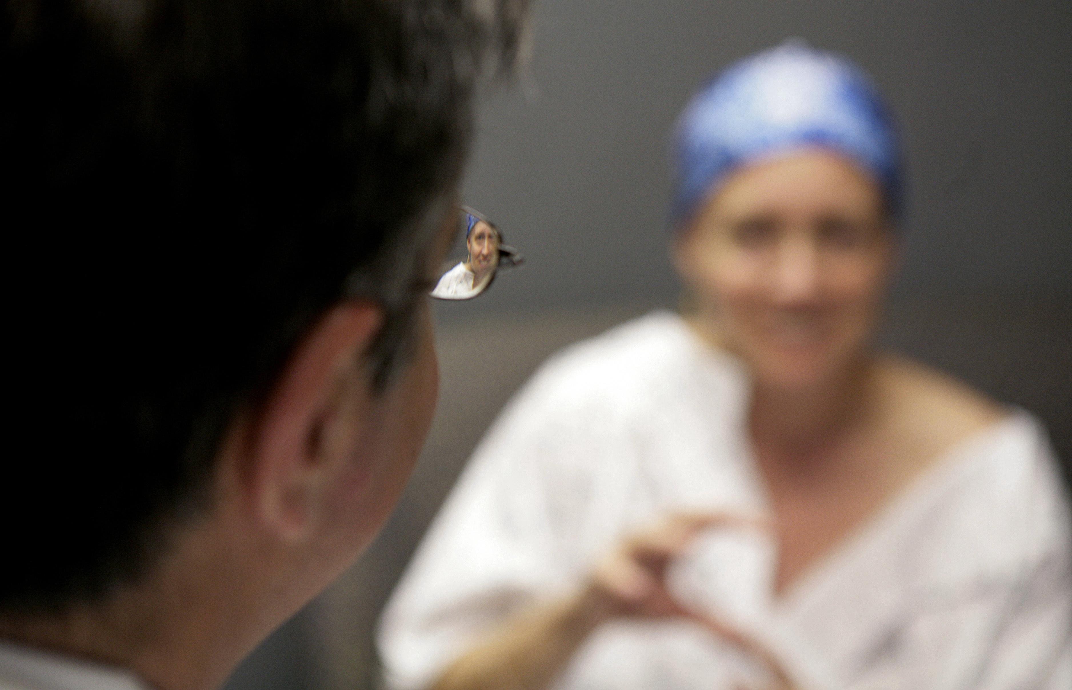 Την ταλαιπωρία του Έλληνα καρκινοπαθή καταγγέλει διευθυντής του Άγιου Σάββα