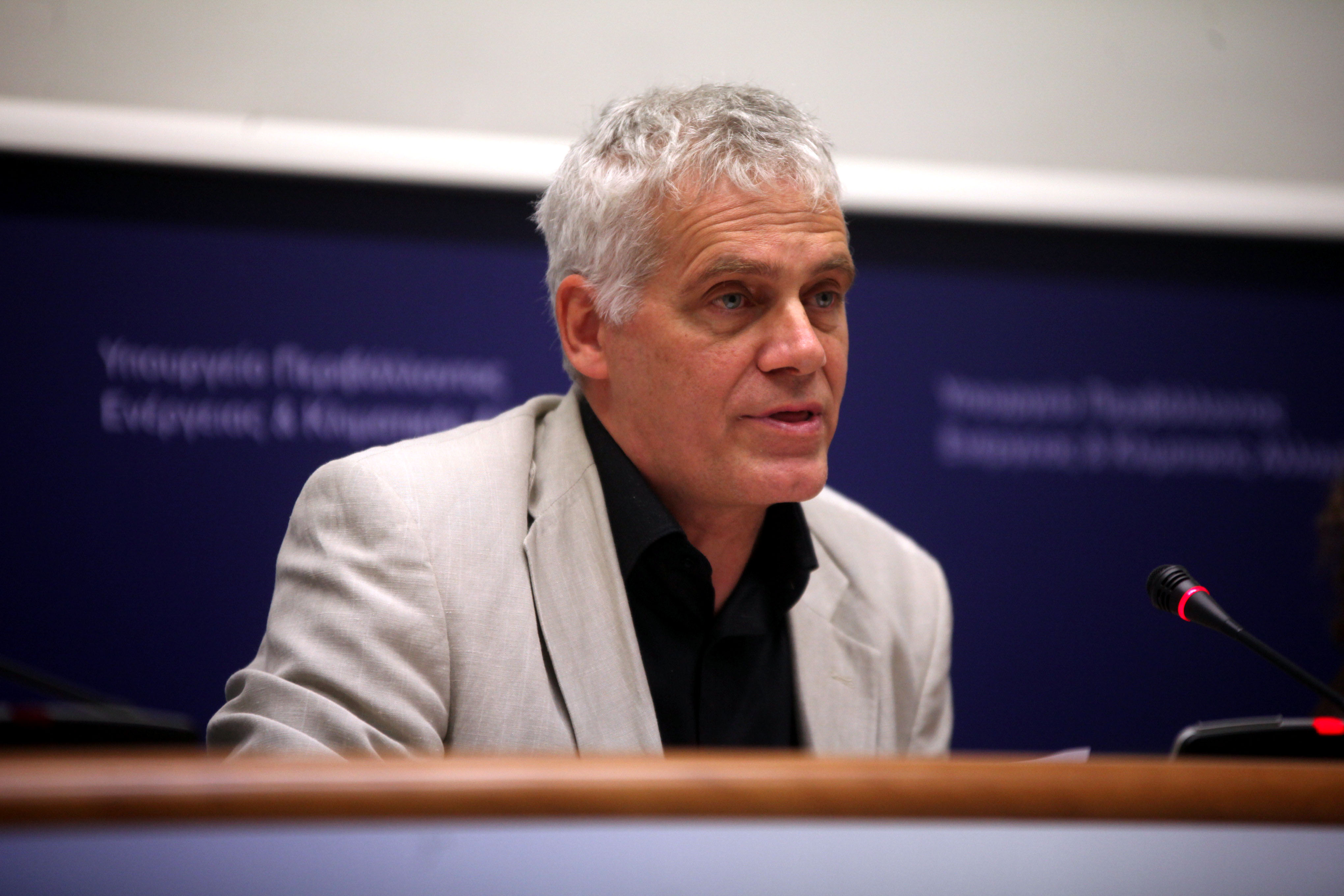 Απειλούν να καταψηφίσουν τις κυρώσεις για υδρογονάνθρακες Τσιρώνης – Δημαράς