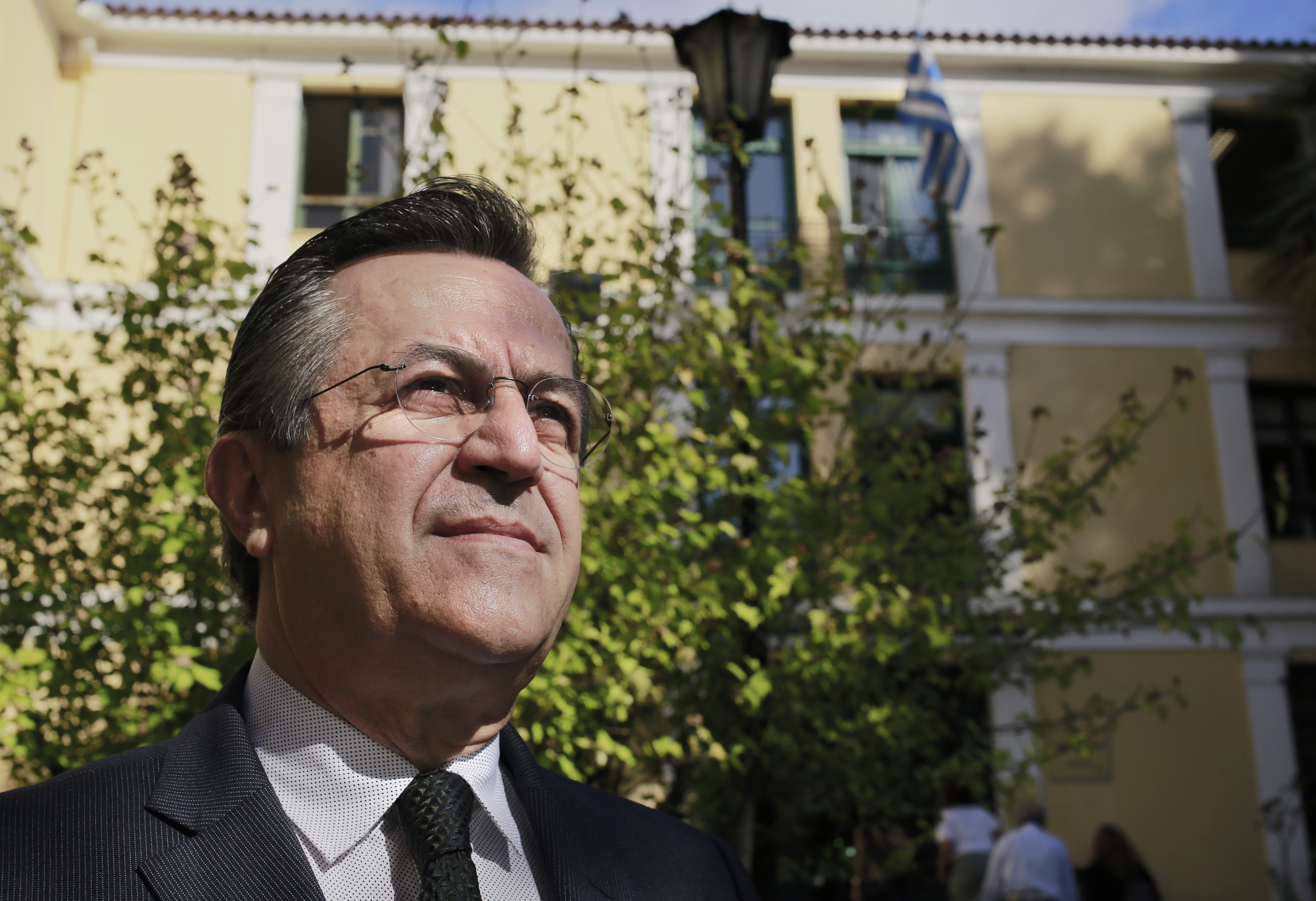 Νικολόπουλος: Συμφωνώ με Μίκη για τη διενέργεια δημοψηφίσματος