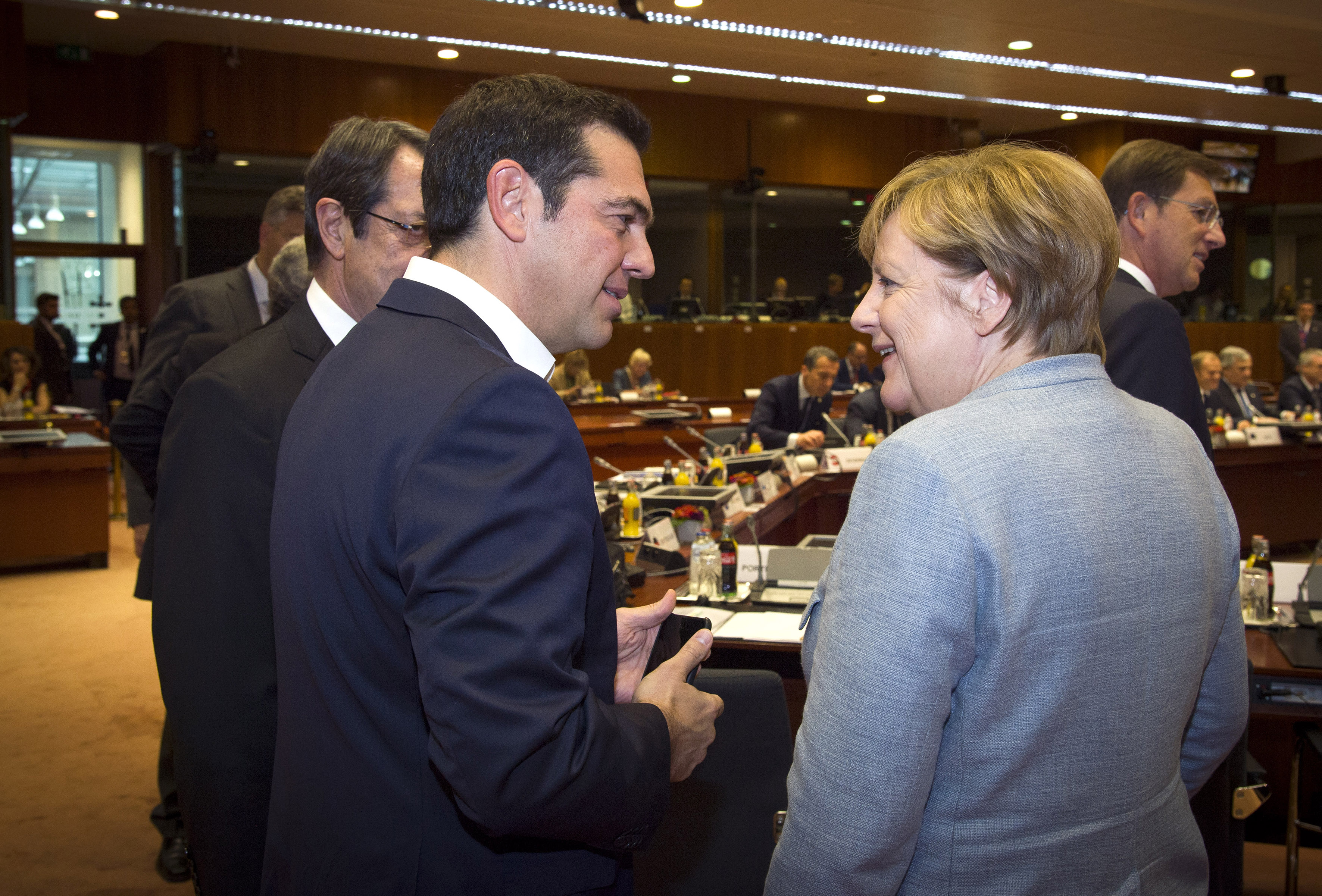 Merkel tells Tsipras Berlin supports Athens in the face of Turkish hostility