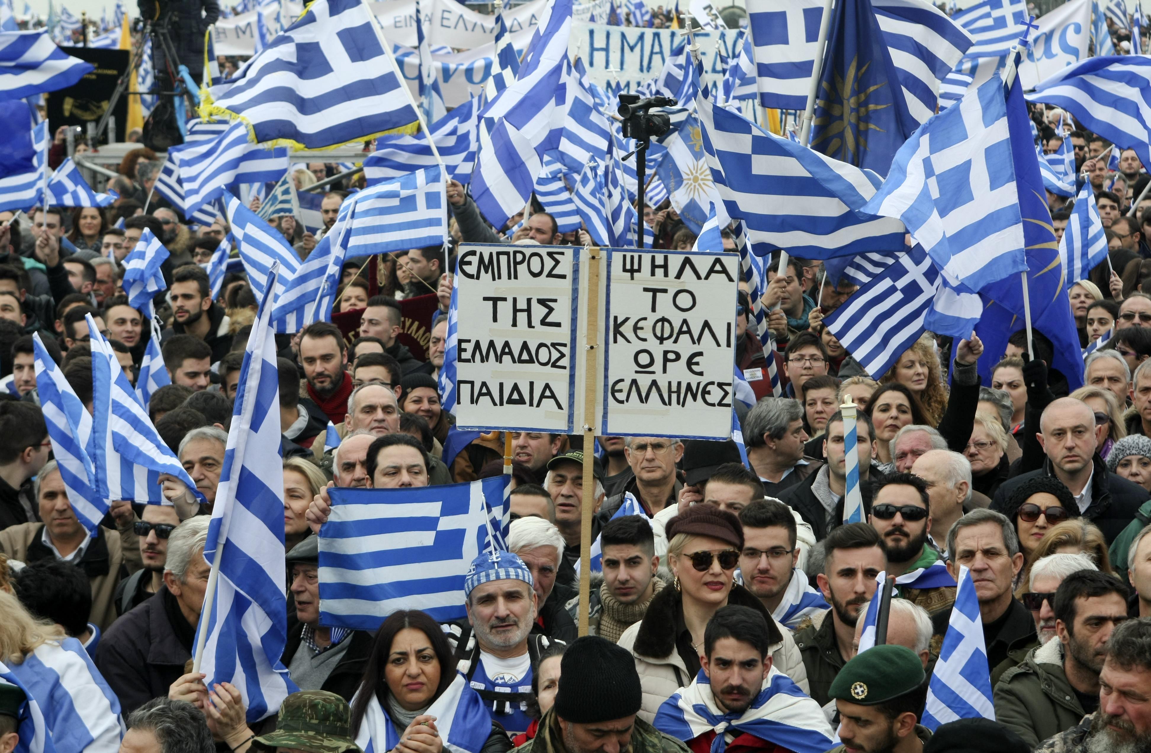 Μαίνονται οι «εχθροπραξίες» μεταξύ ΣΥΡΙΖΑ-ΑΝΕΛ για ΠΓΔΜ