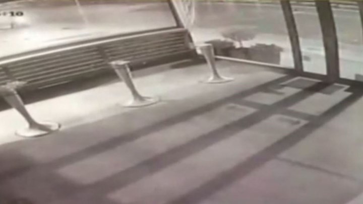 Η στίγμη της έκρηξης στο κατάστημα επίπλων στο Μαρούσι [Βίντεο]