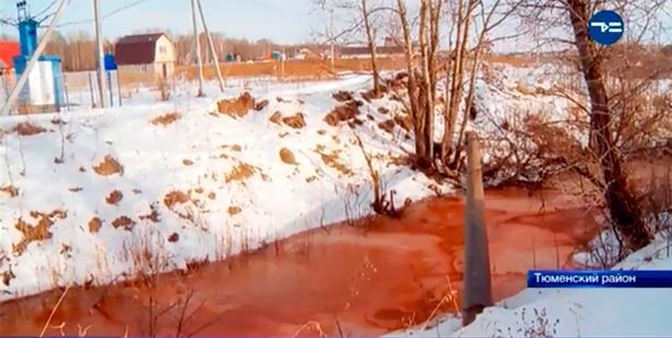 Ποτάμι στη Σιβηρία γίνεται κόκκινο και οι αντιδράσεις είναι… σχεδόν φυσιολογικές