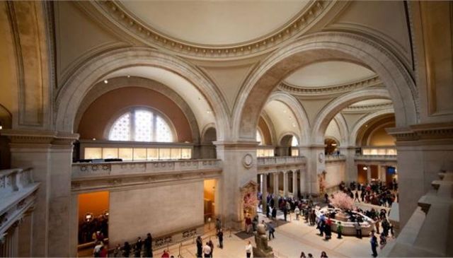 Πρέπει να πληρώνουμε εισιτήριο στα μουσεία;