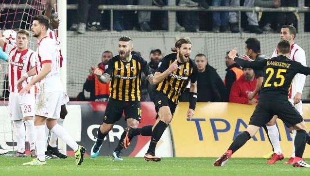 Η ΑΕΚ με ανατροπή 2-1 τον Ολυμπιακό στο Φάληρο