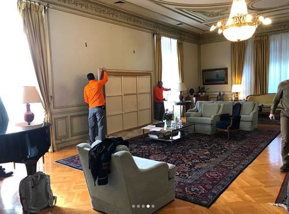 Αλλάζει πίνακες στο Μαξίμου ο Τσίπρας [Εικόνες]